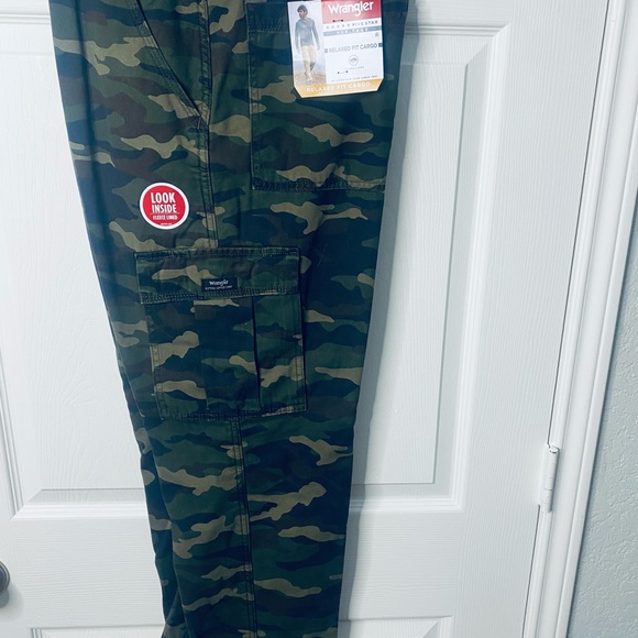 Wrangler, Green Camo, Mens 34x32 Straight Leg Fleece Lined Cargo Pants-NWT - Picture 5 of 12